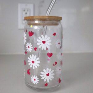 Rosa und weiße Blumenglasbecher mit Deckel und Strohhalm, Blumenglasbecher, Glasbecher mit Strohhalm und Deckel, Glasbecher, Eiskaffeetasse